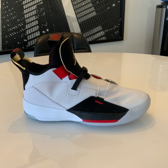 Nike Air Jordan XXXIII 33 Basketball Shoes White Black Red Men’s 10.5 NIB main image 8